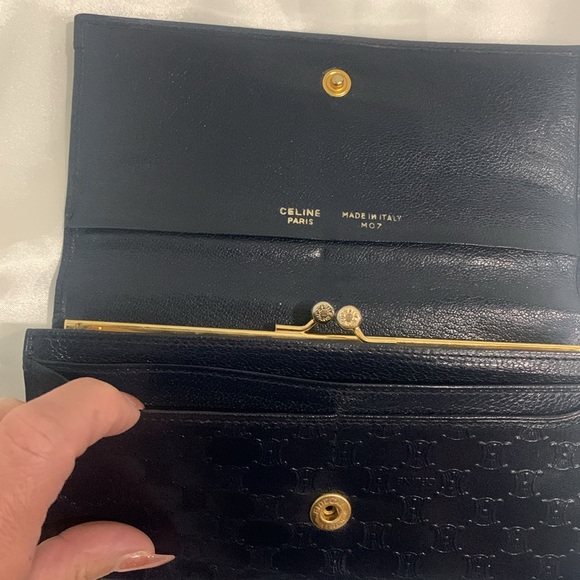 Celine - Picture 9 of 9